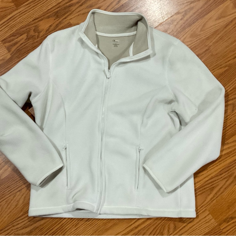 Ladies BCG fleece jacket size large. Excellent condition crème color